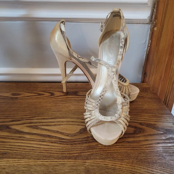 Strappy platform sandle - Picture 2 of 2